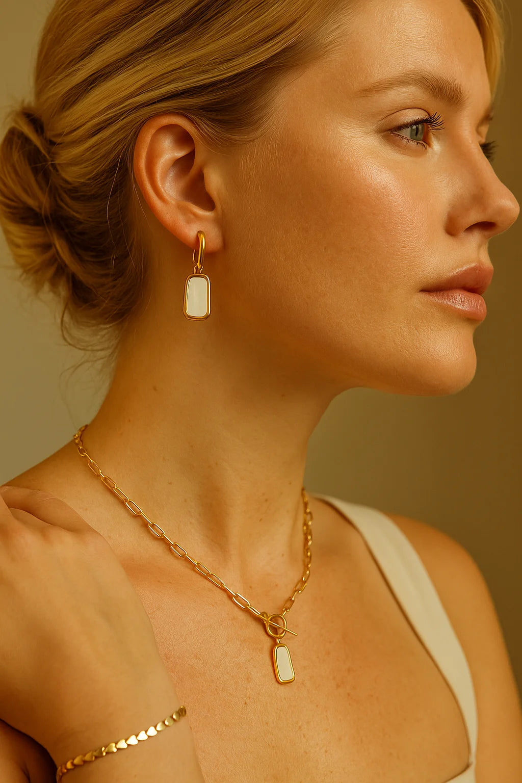 Brillia Gold Earrings - 18 Karat