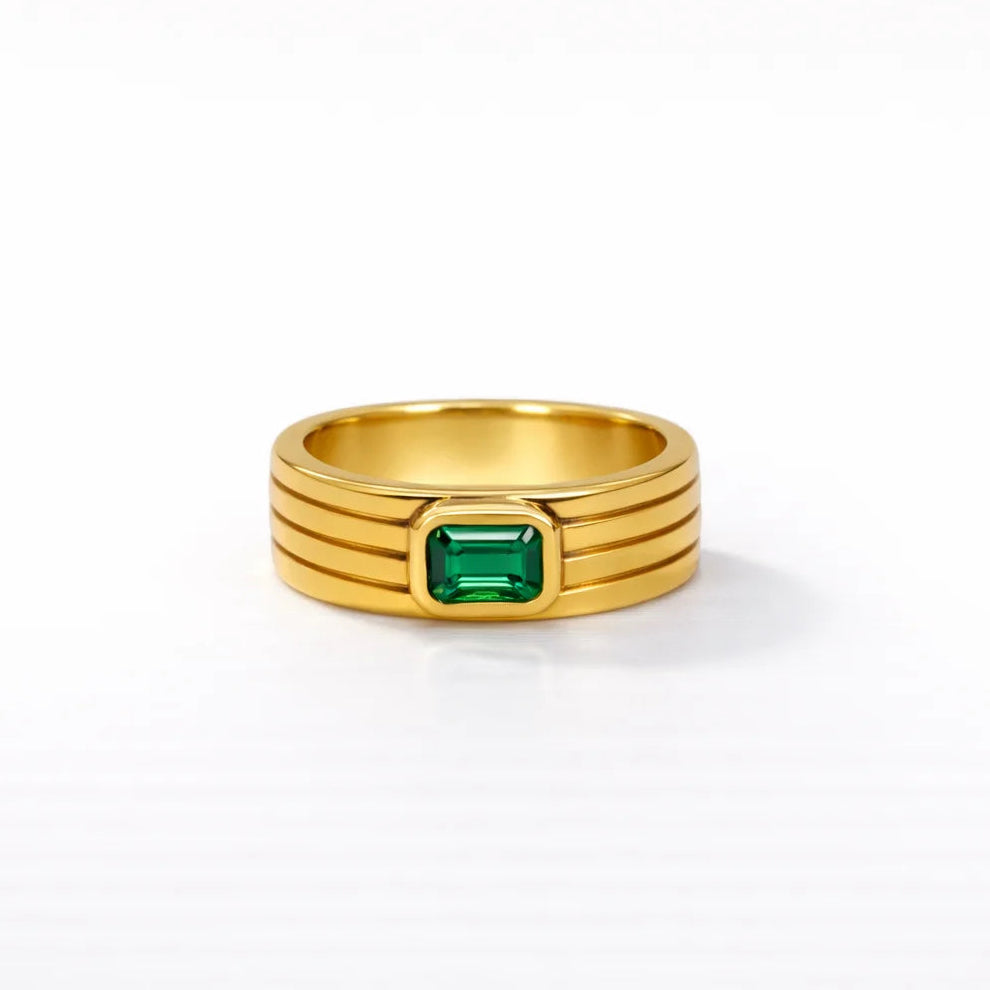 Green Halo Ring - 18 Karat