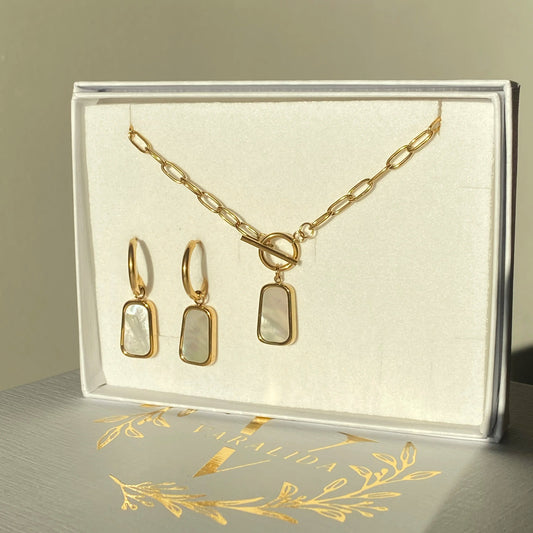 Libre Gold Necklace