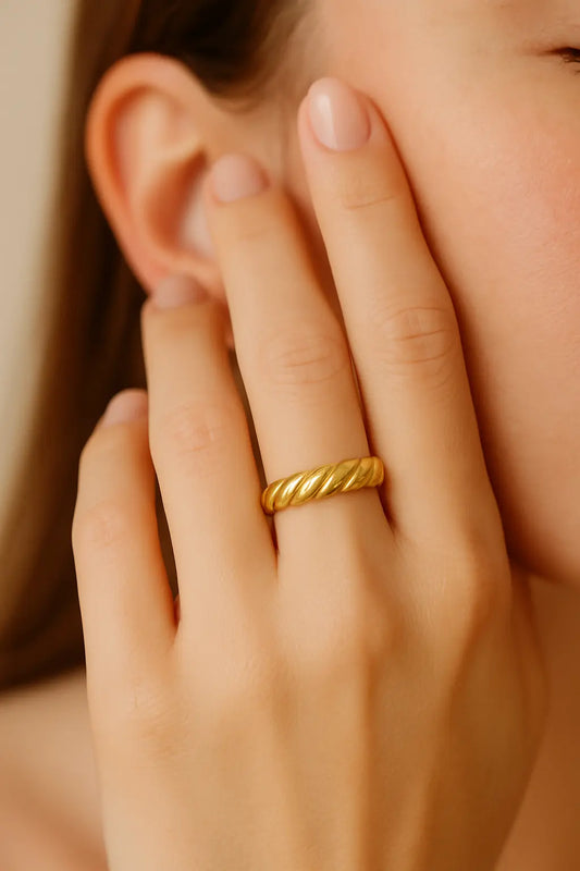 Croissant Ring - 14 Karat