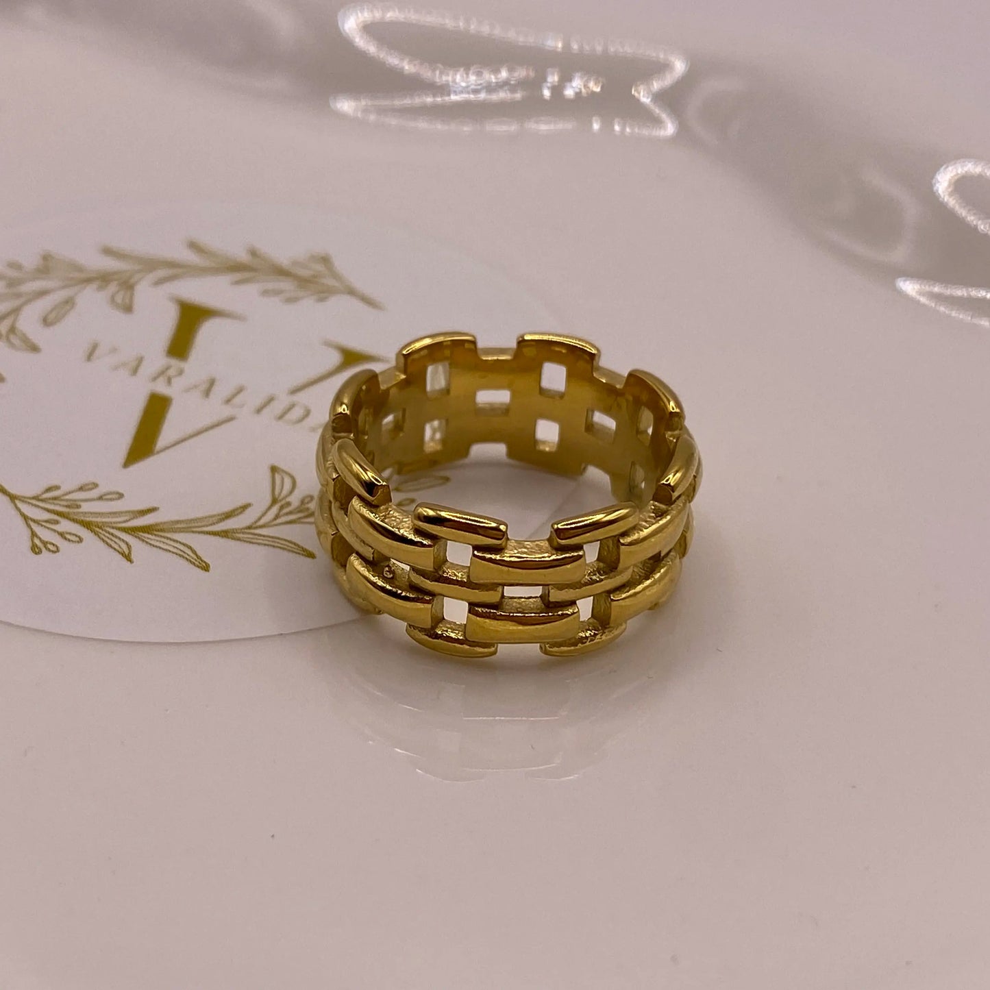 Chain Ring - 18 Karat