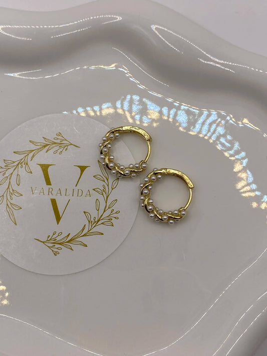 Crystal Mistle Earrings - 18 Karat