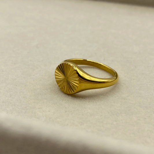 Dawn Ring - 18 Karat