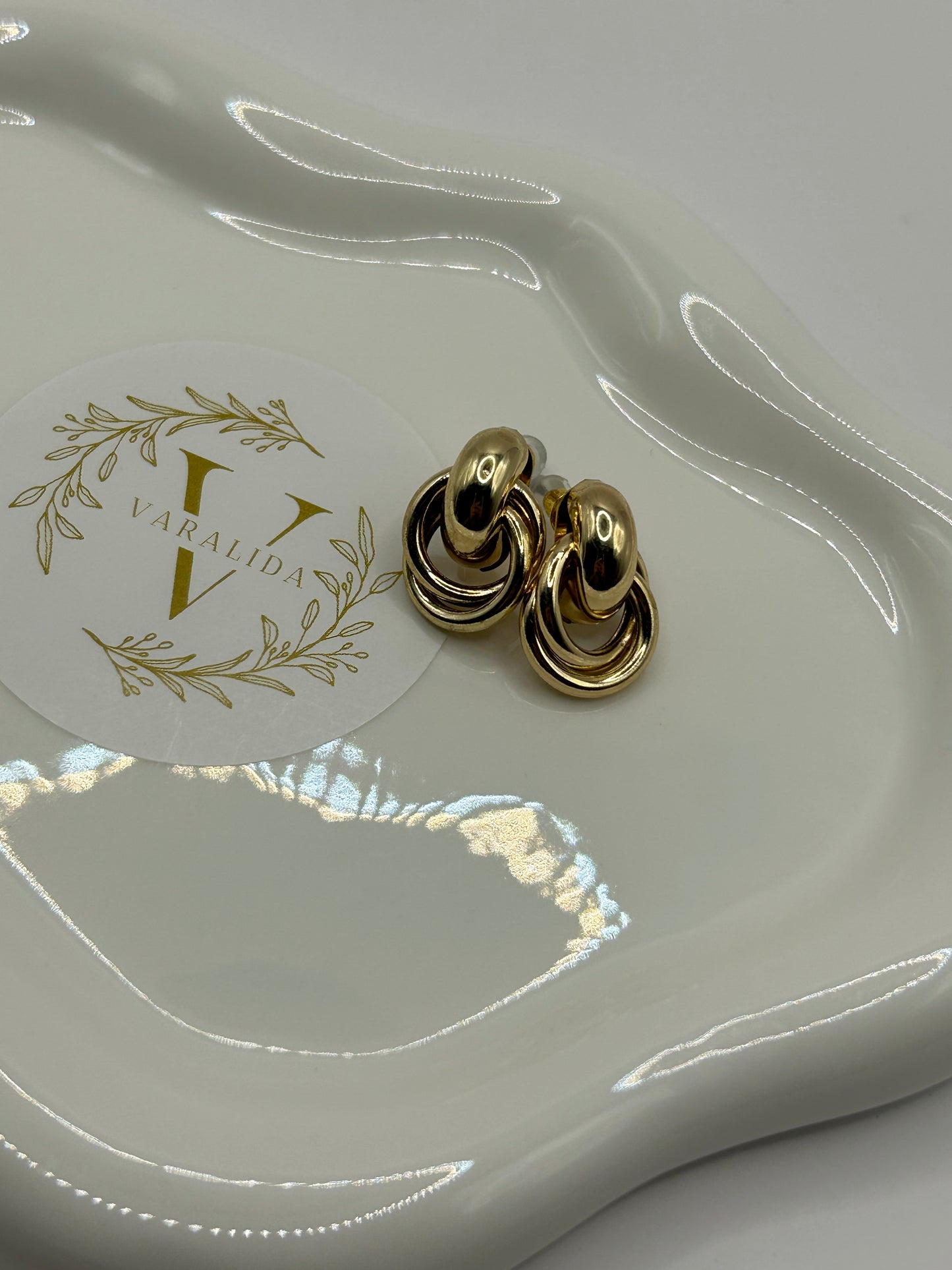 Vannes Earrings - 14 carat