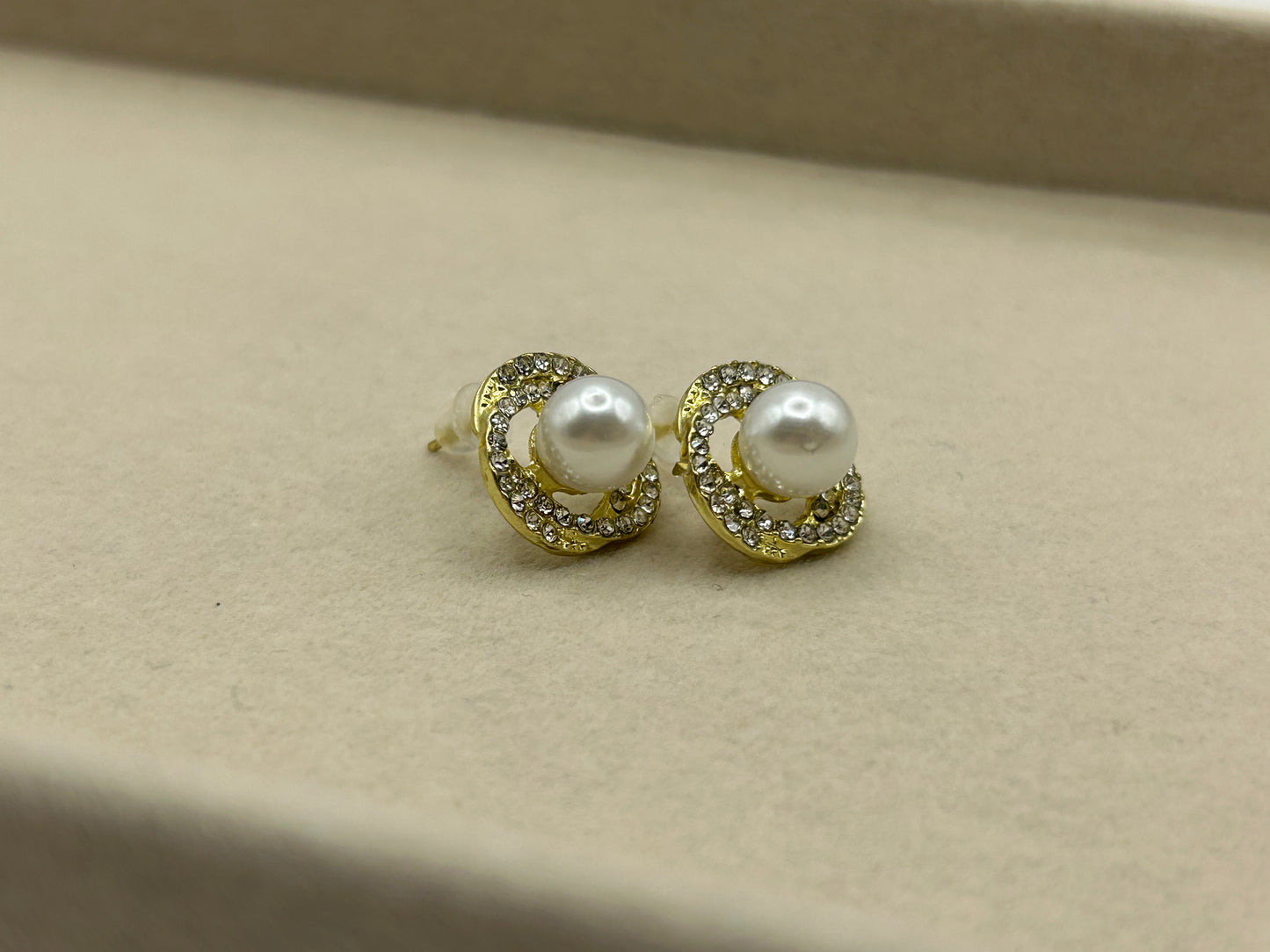 Bari Earrings - 16 carats