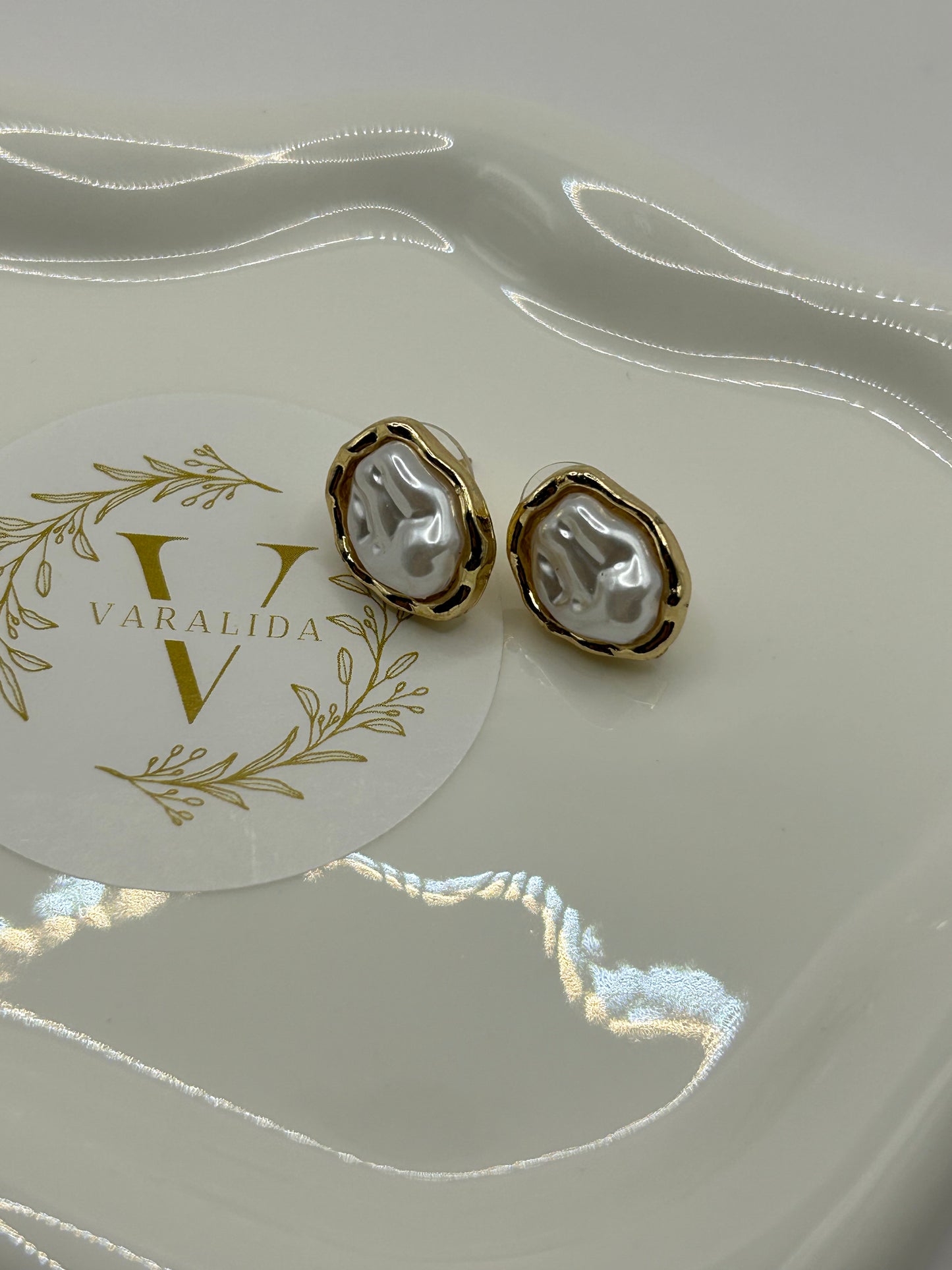 Avignon Earrings - 18 carat