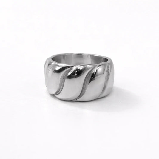 Evolvé Silver Ring - 18 Karat