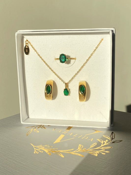 VARALIDA vergoldetes Schmuckset: filigrane goldene Kette und Ohrstecker  im Geschenk-Etui – eleganter Damenschmuck online kaufen