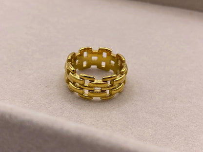 Chain Ring - 18 Karat