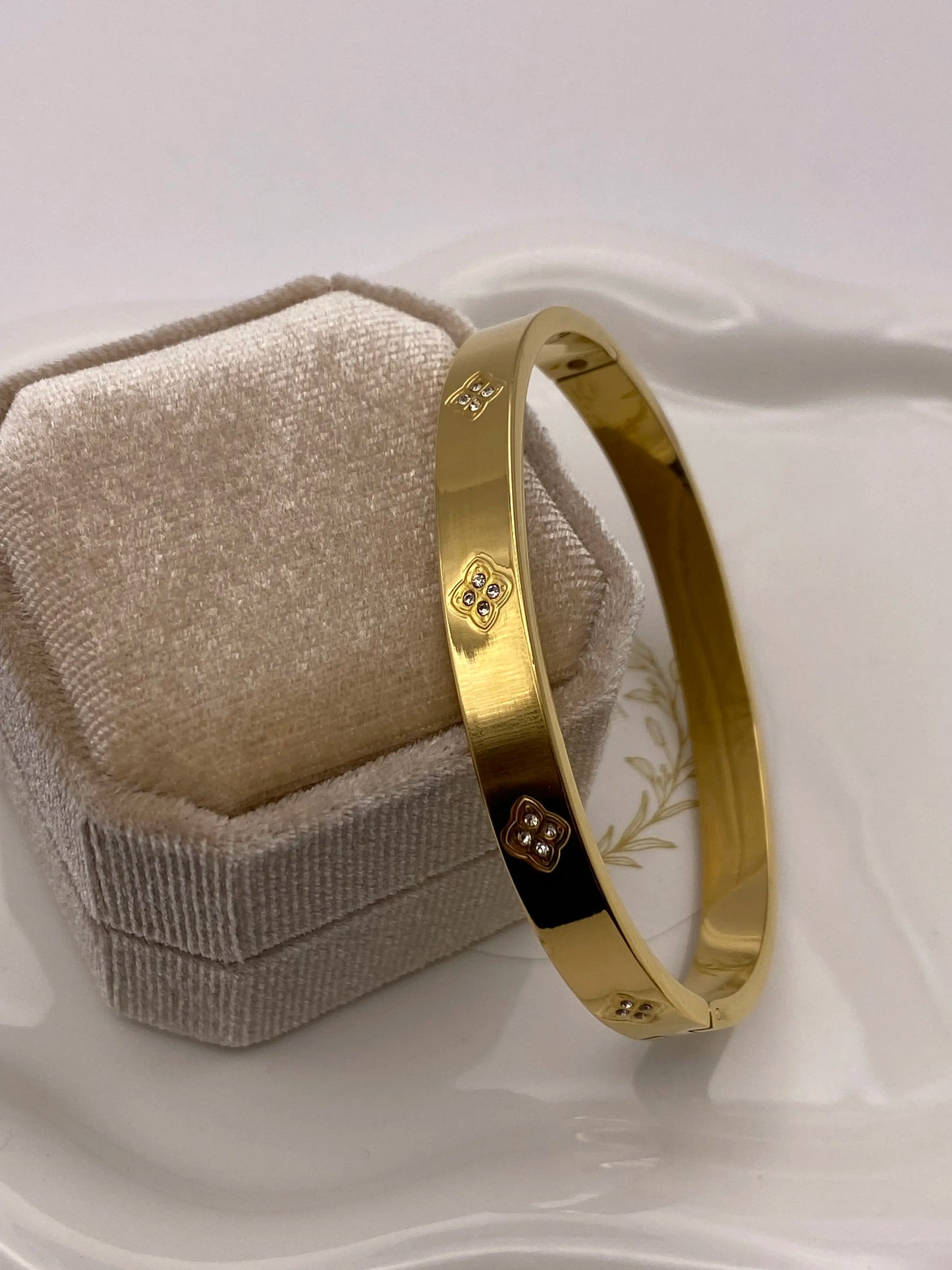 Ilara Bracelet - 18 Karat (⌀ 6 cm)