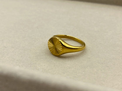 Dawn Ring - 18 Karat