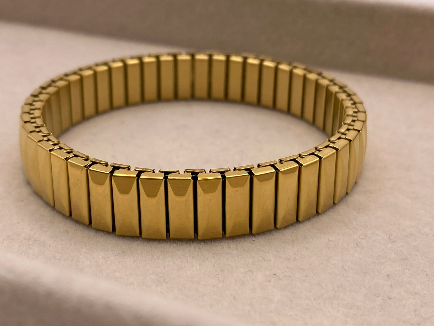 Seva Braclet - 18 carat